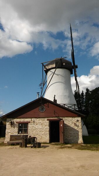 Fail:Valtu mõisa Puraviku tuulik.jpg